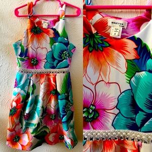 Girl dress ,have some scartch